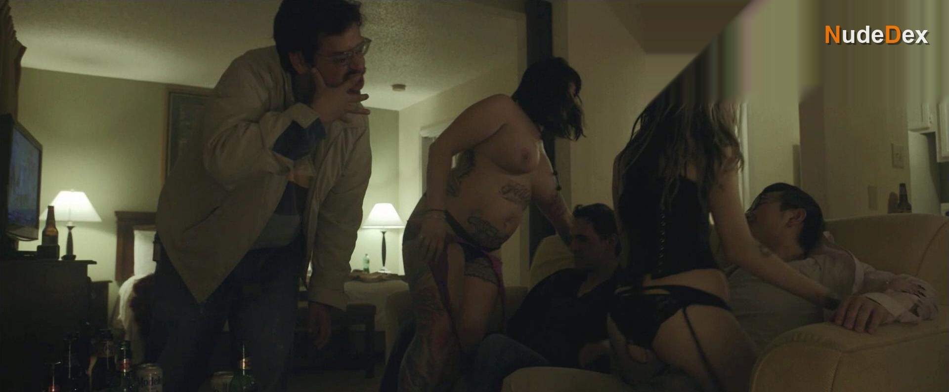 Lucy Von Trapp in Hello Gangster, photo 10