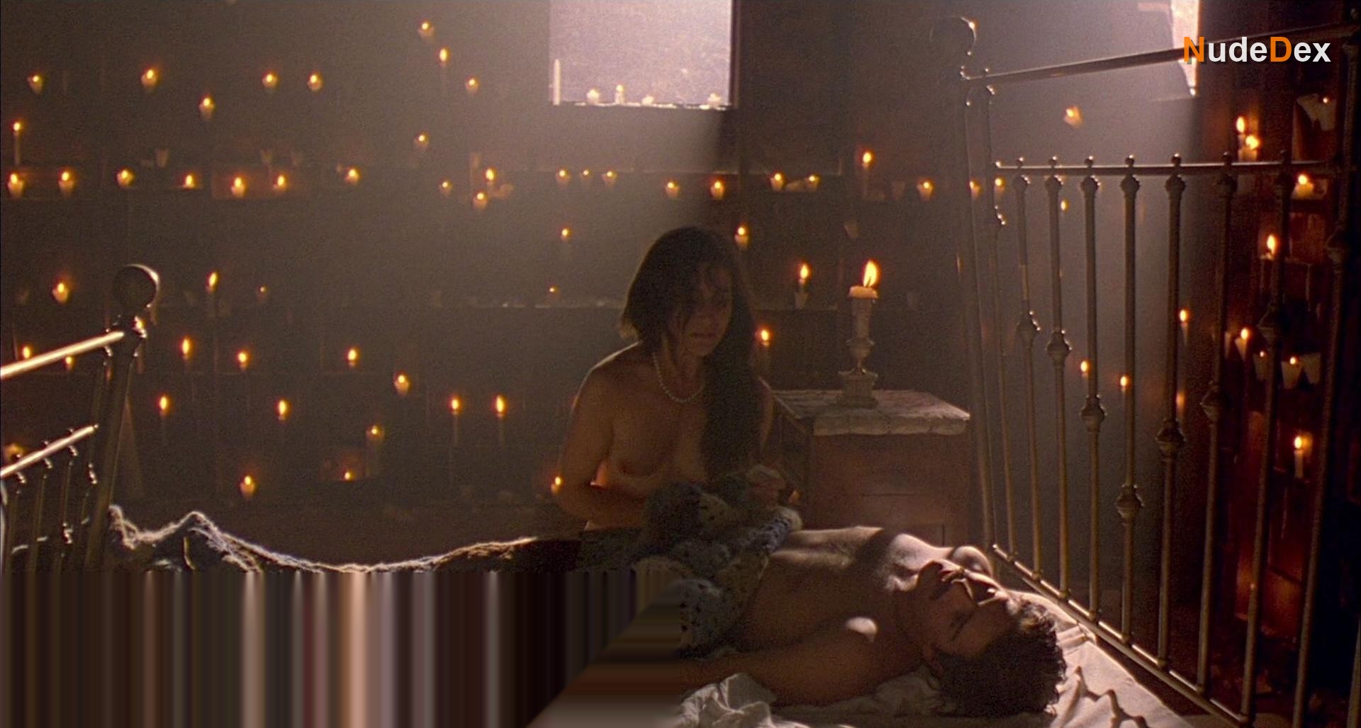 Lumi Cavazos in Like Water For Chocolate, photo 13