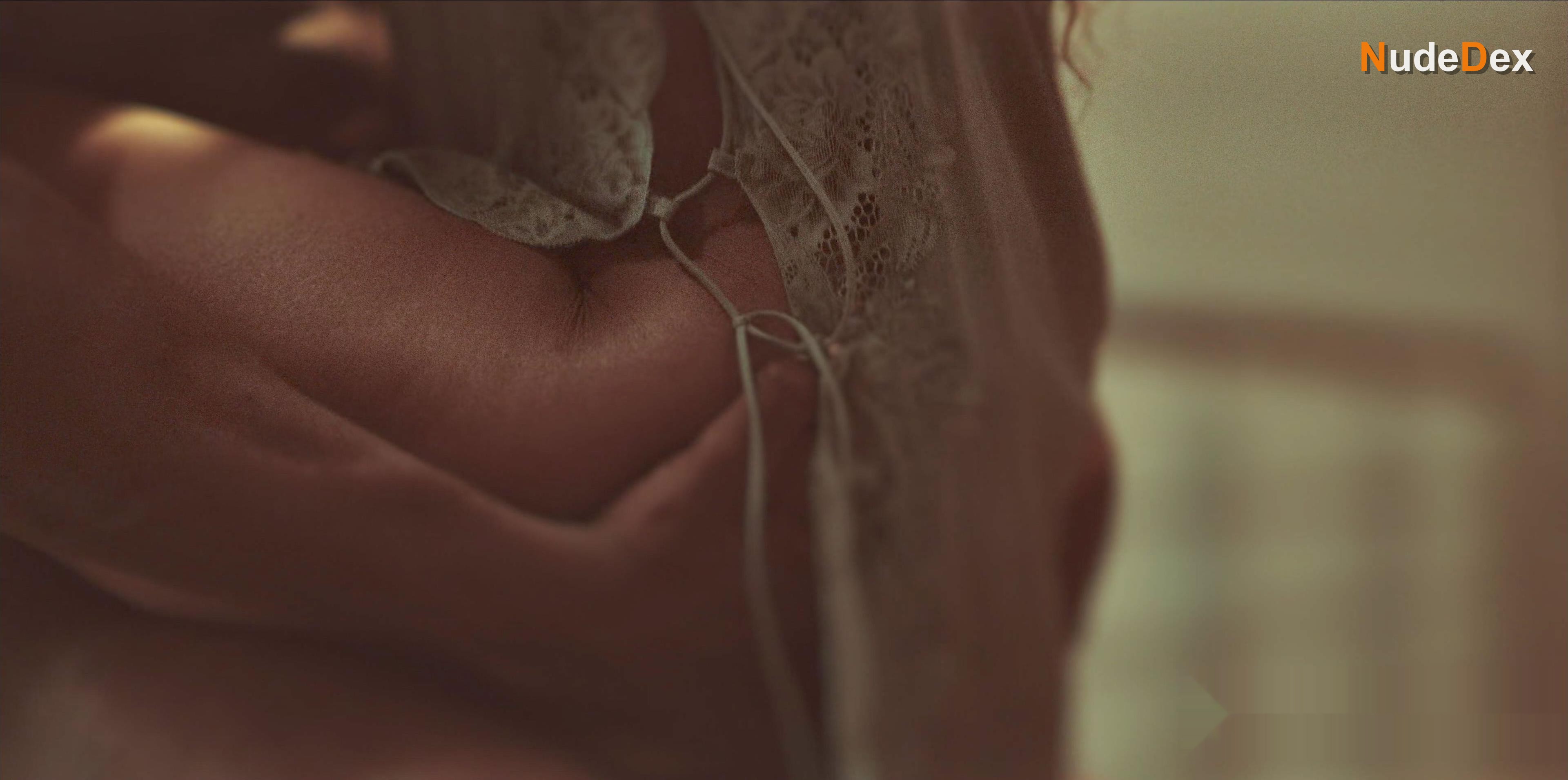 Lunathi Mampofu in Fatal Seduction, photo 2