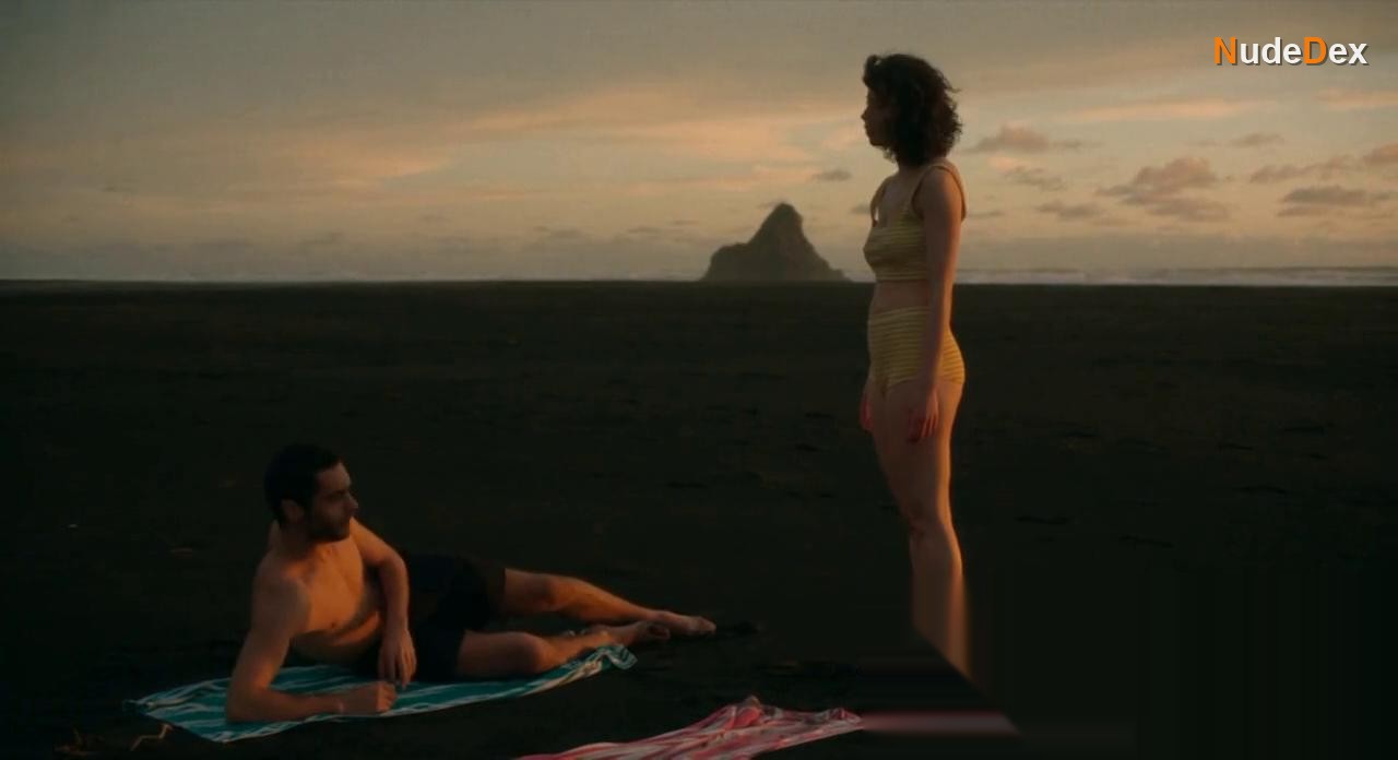 Lydia Bensky in In Passing, photo 10