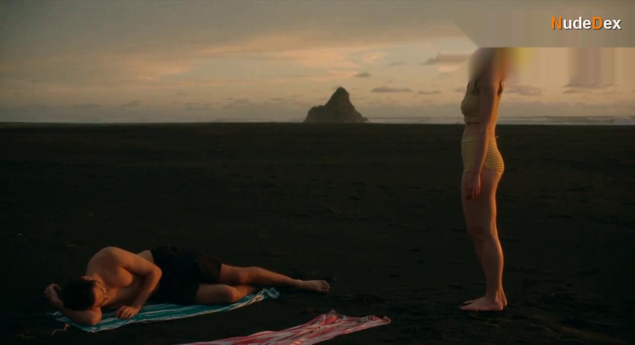 Lydia Bensky in In Passing, photo 11
