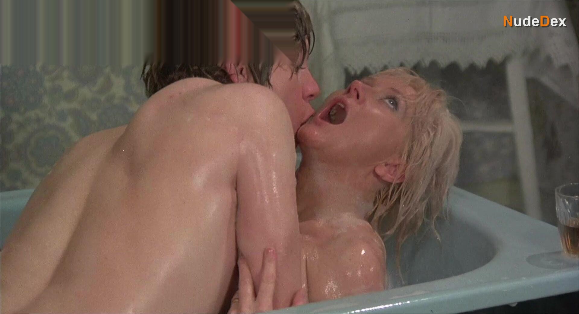 Lynda Bellingham in Confessions Of A Driving Instructor, photo 3