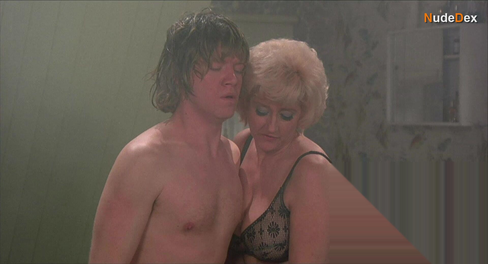Lynda Bellingham in Confessions Of A Driving Instructor, photo 7