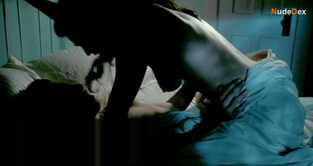 Lyne Renee in Love At First Kill, photo 14