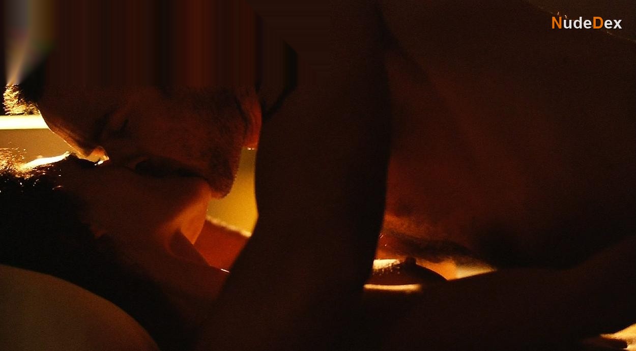 Lyne Renee in Strike Back, photo 19