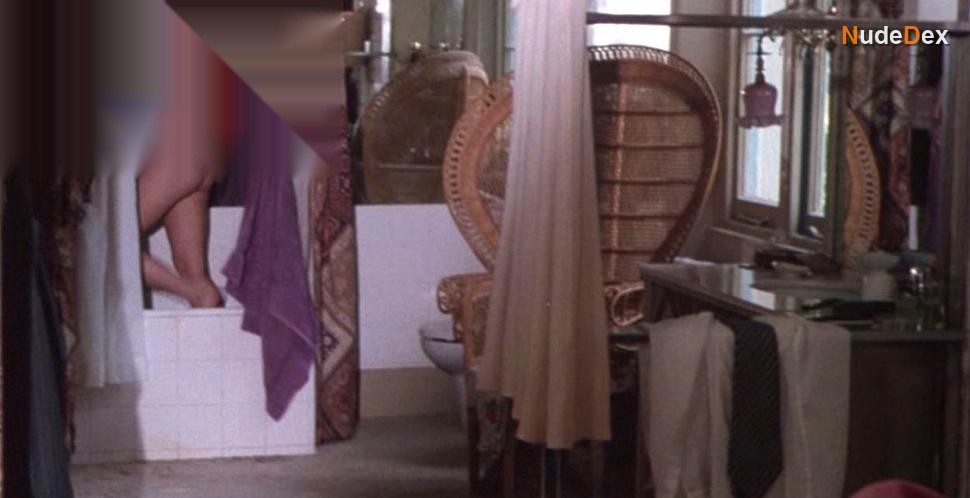 Lynne Frederick in Schizo, photo 7