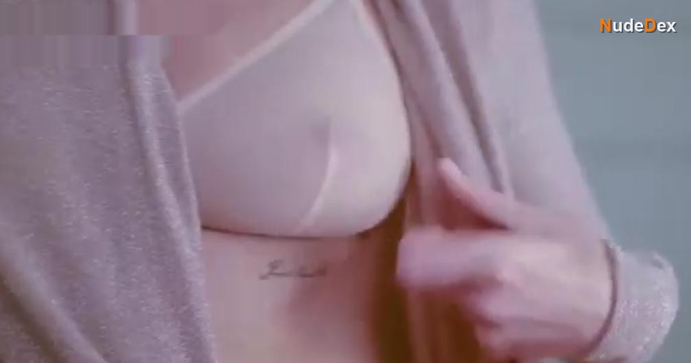 Lyubov Tolkalina in Eto Ya, photo 1