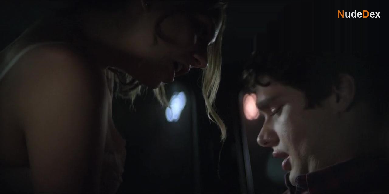 Maddie Phillips in Teenage Bounty Hunters, photo 4