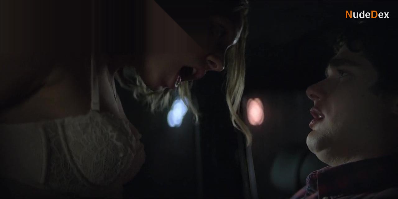 Maddie Phillips in Teenage Bounty Hunters, photo 5