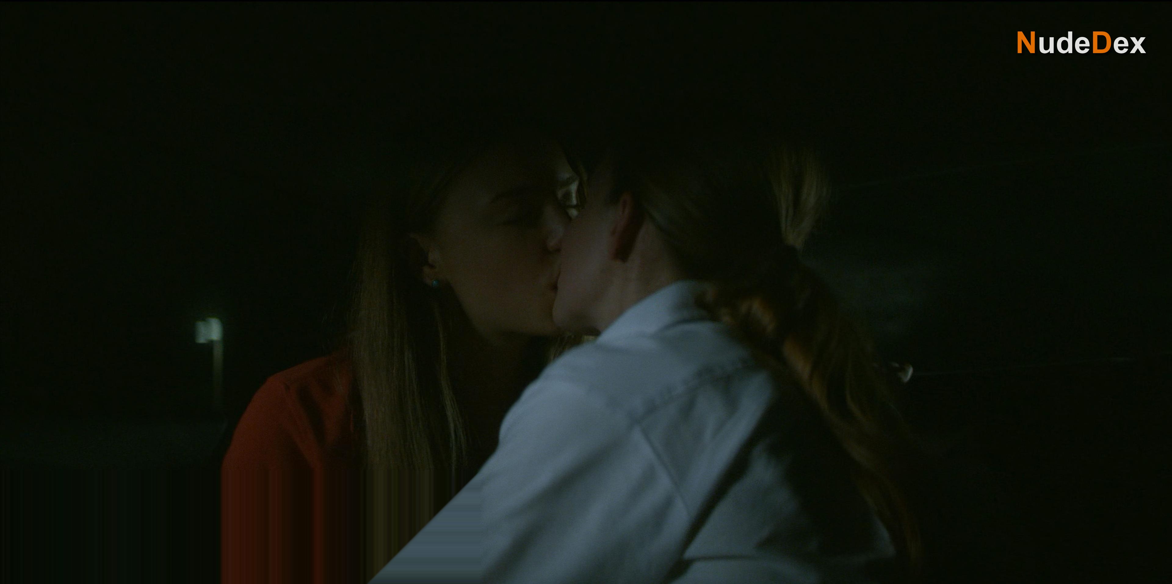 Maddie Phillips in Teenage Bounty Hunters, photo 11