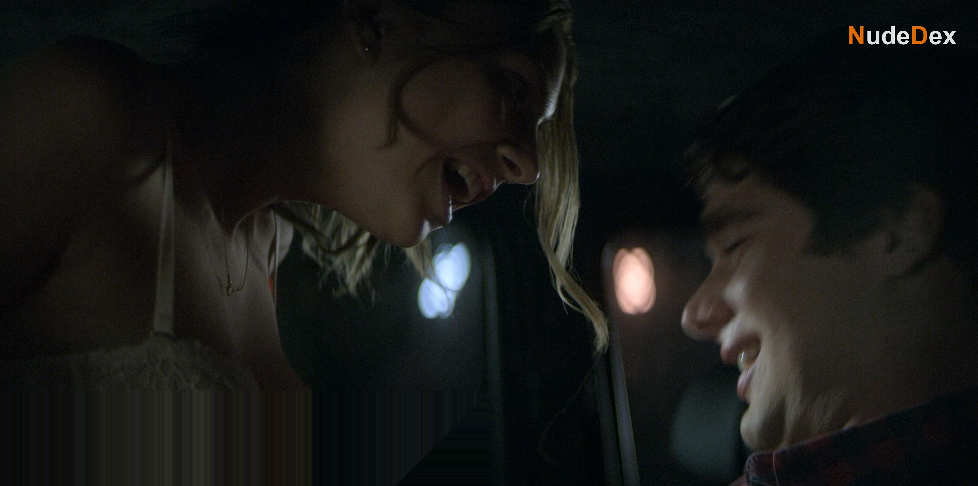 Maddie Phillips in Teenage Bounty Hunters, photo 12