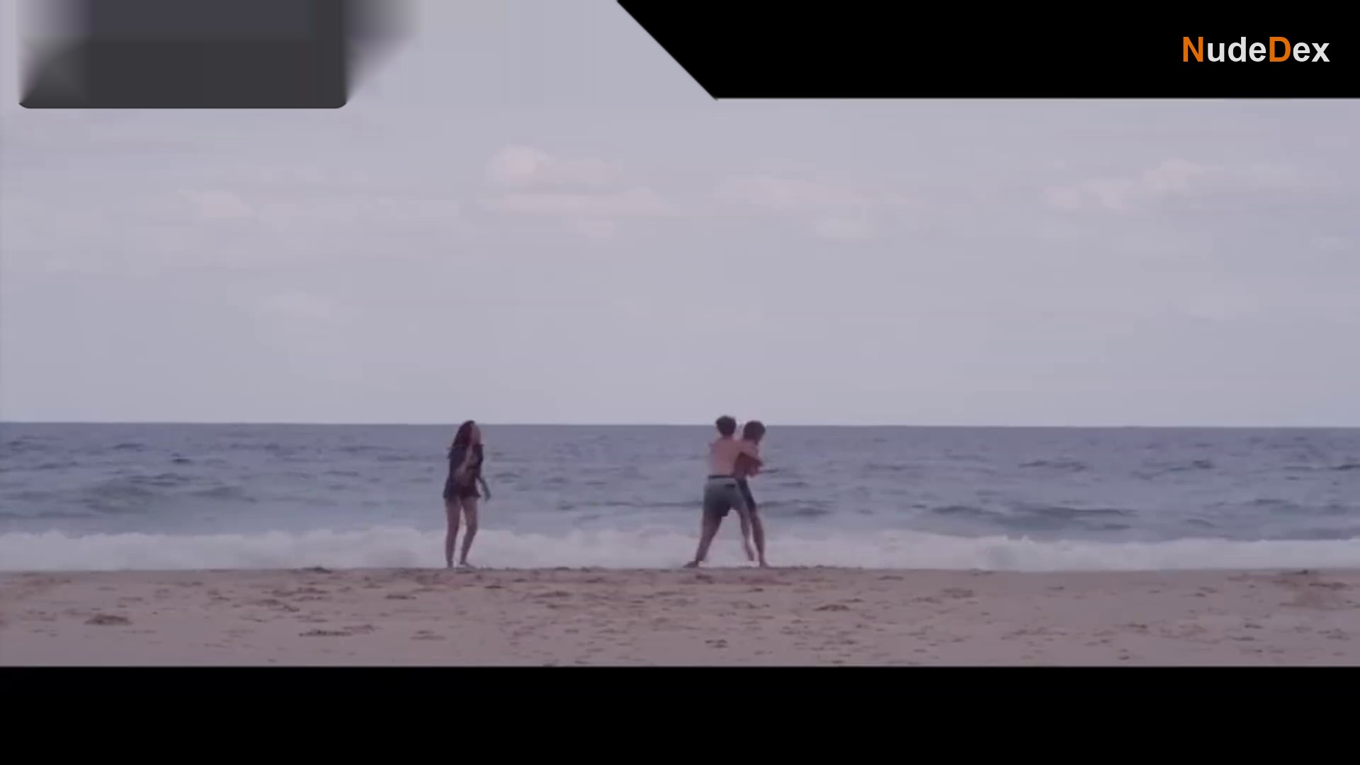 Madi Jennings in Boys Night, photo 3