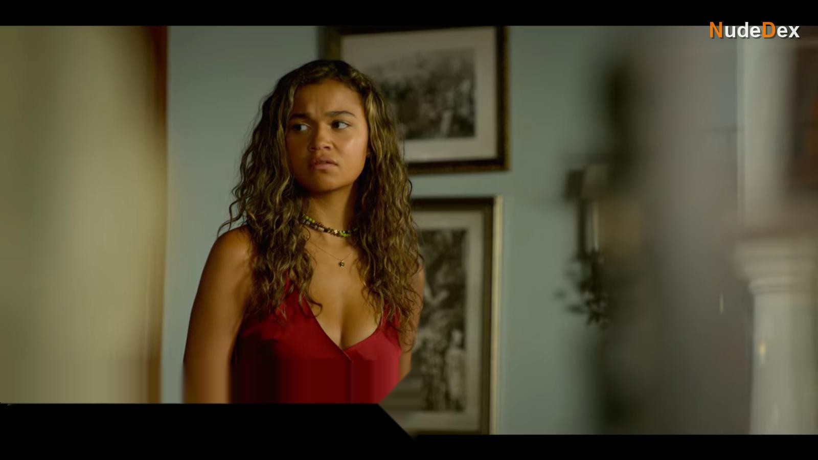 Madison Bailey in Outer Banks, photo 3