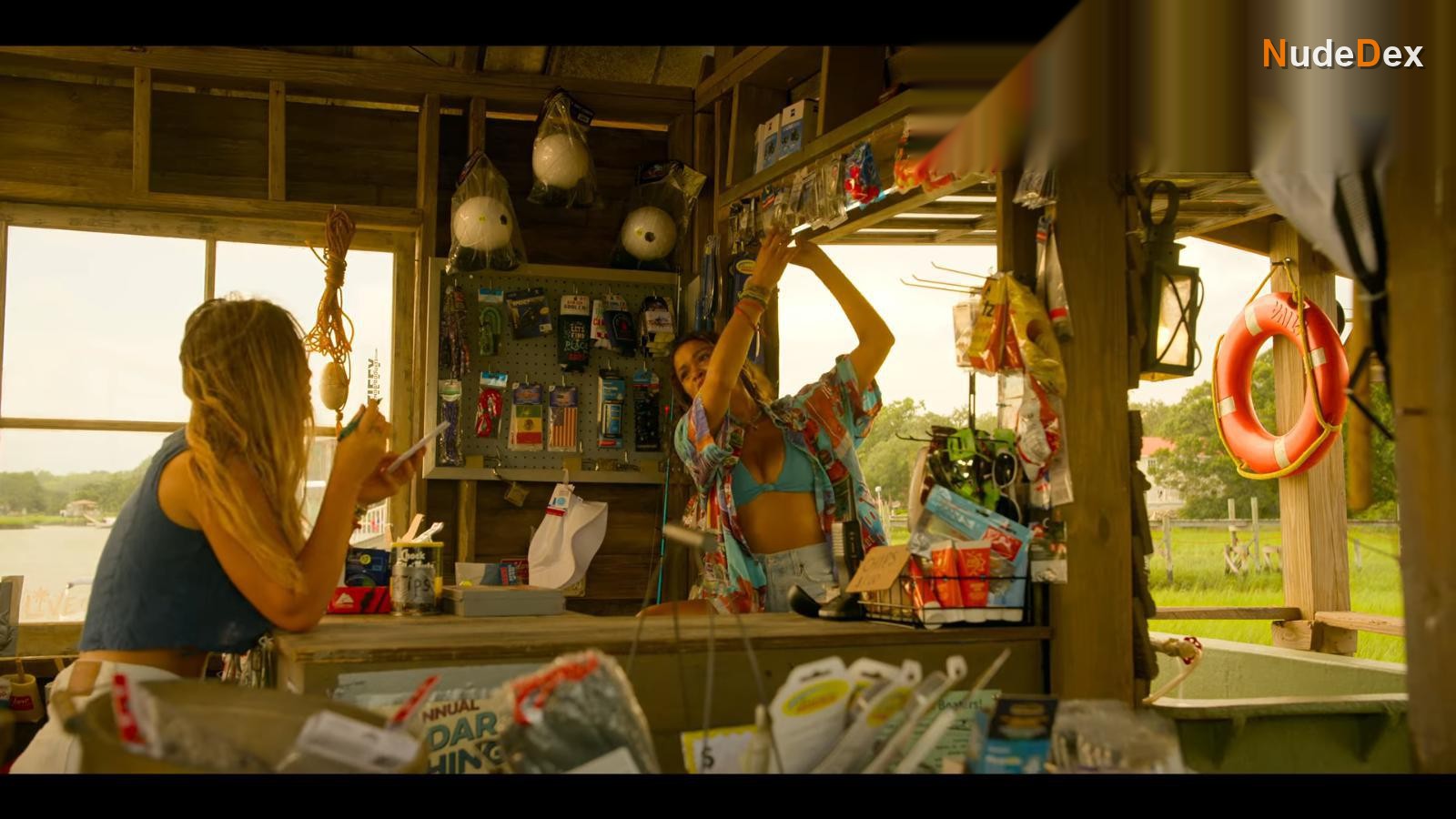 Madison Bailey in Outer Banks, photo 5