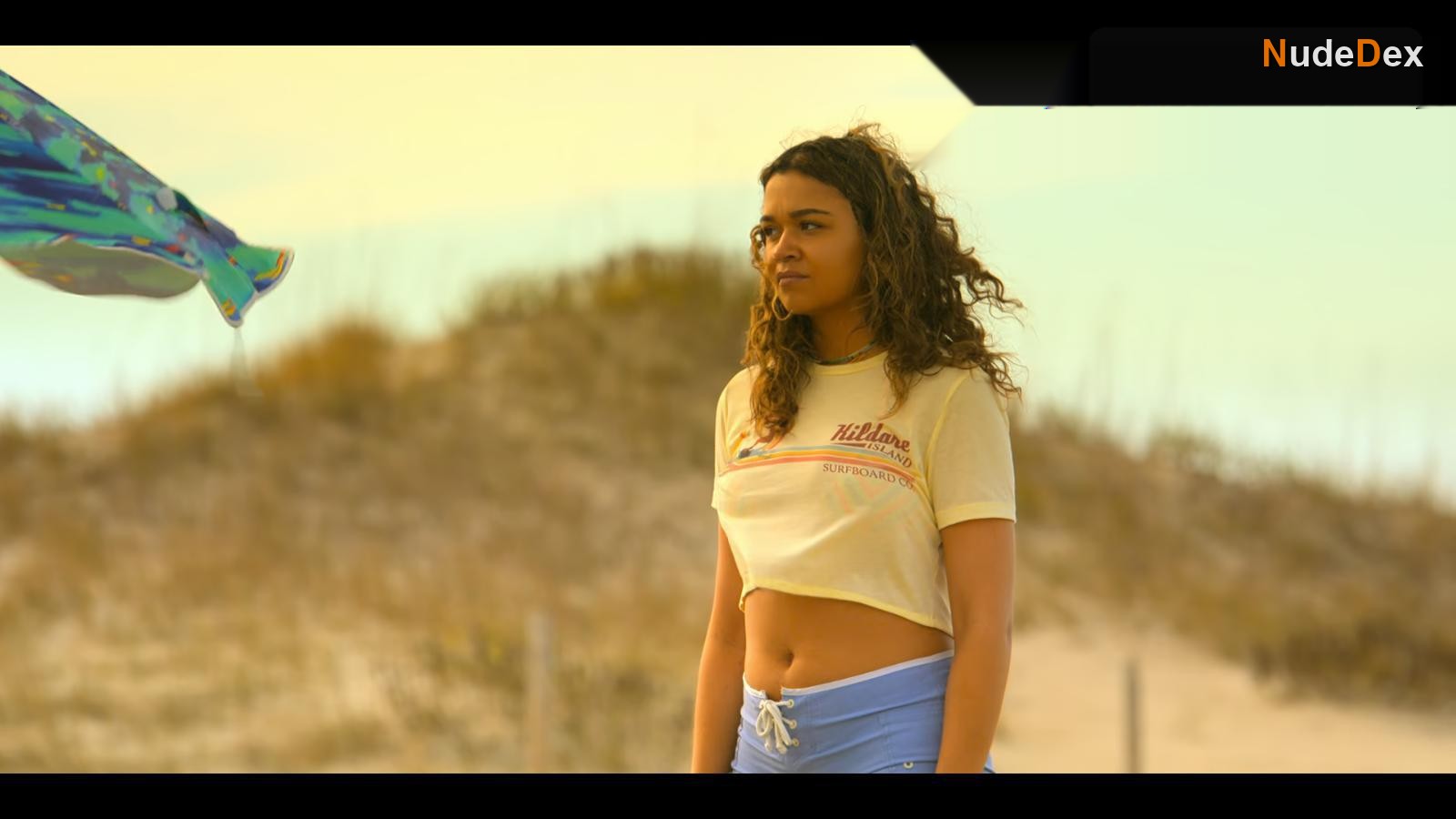 Madison Bailey in Outer Banks, photo 10