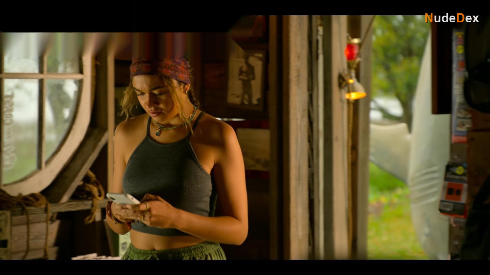 Madison Bailey in Outer Banks, photo 22