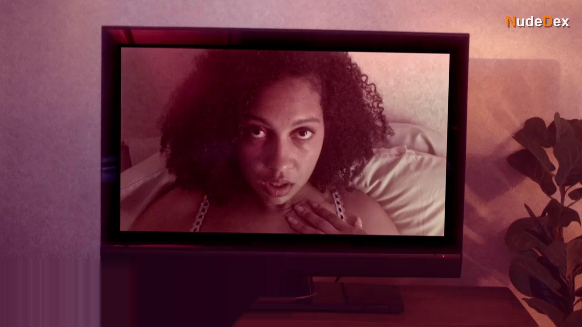 Madonna Gonzalez in Girl In Room 13, photo 2