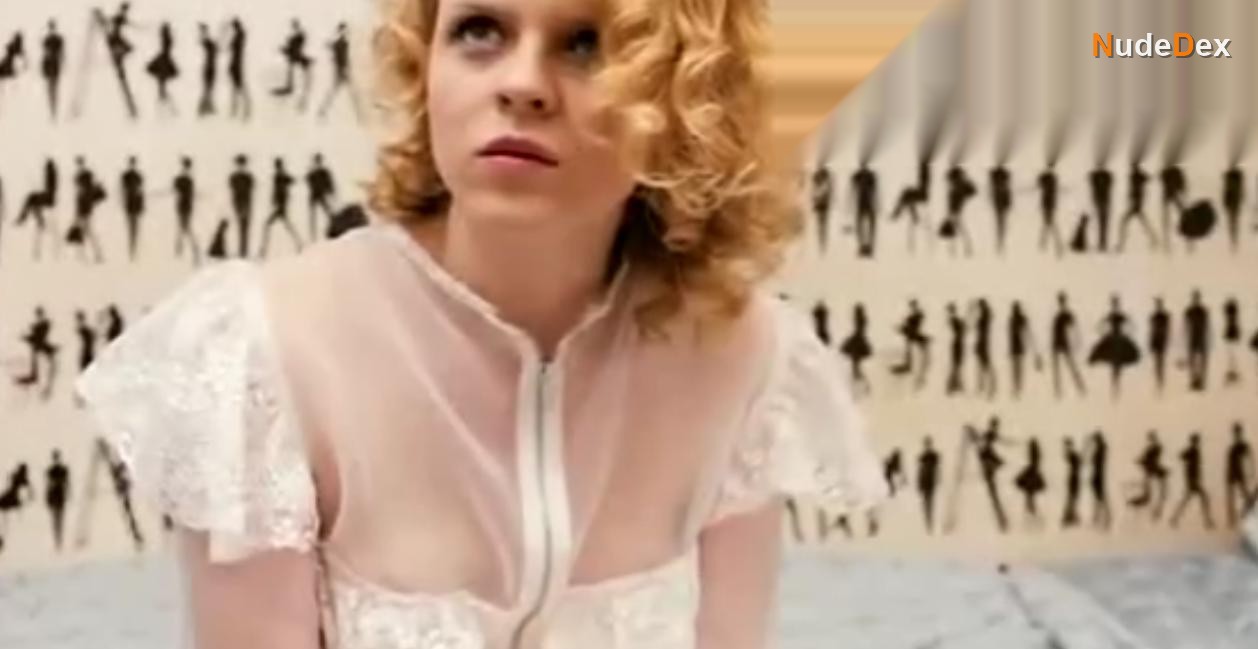 Magdalena Berus in Baby Blues, photo 3