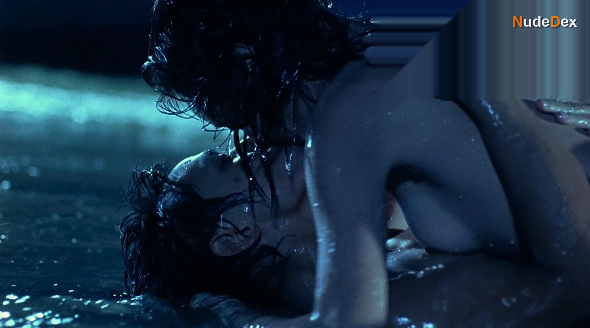 Maggie Q in Naked Weapon, photo 4