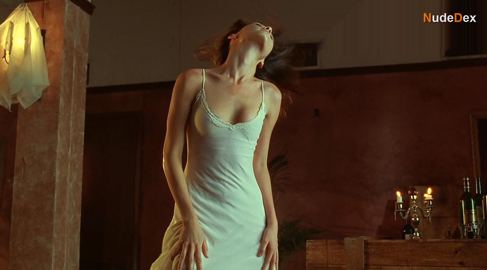 Maggie Q in Naked Weapon, photo 8