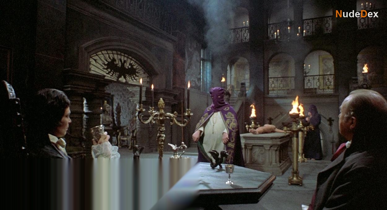 Maggie Wright in Twins Of Evil, photo 1