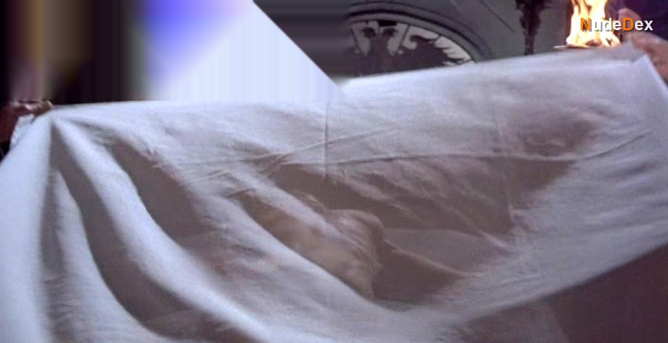 Maggie Wright in Twins Of Evil, photo 3