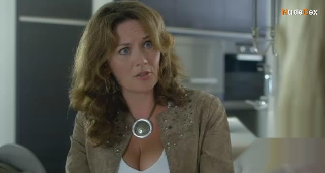 Maike Meijer in Gooische Vrouwen, photo 21
