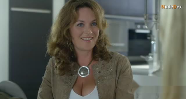 Maike Meijer in Gooische Vrouwen, photo 36