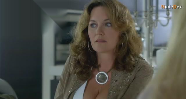 Maike Meijer in Gooische Vrouwen, photo 37