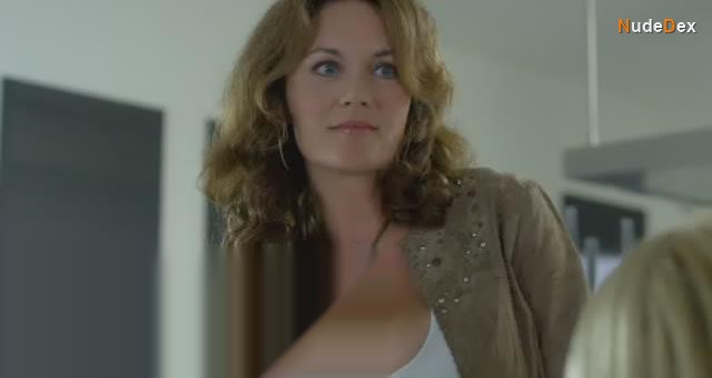 Maike Meijer in Gooische Vrouwen, photo 43