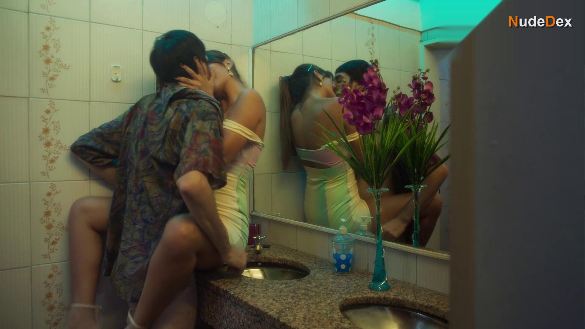 Malena Ratner in Almost Happy, photo 3