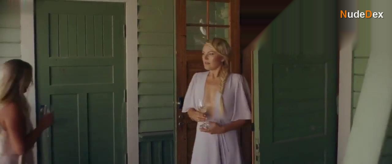 Malin Akerman in A Piece Of My Heart, photo 1