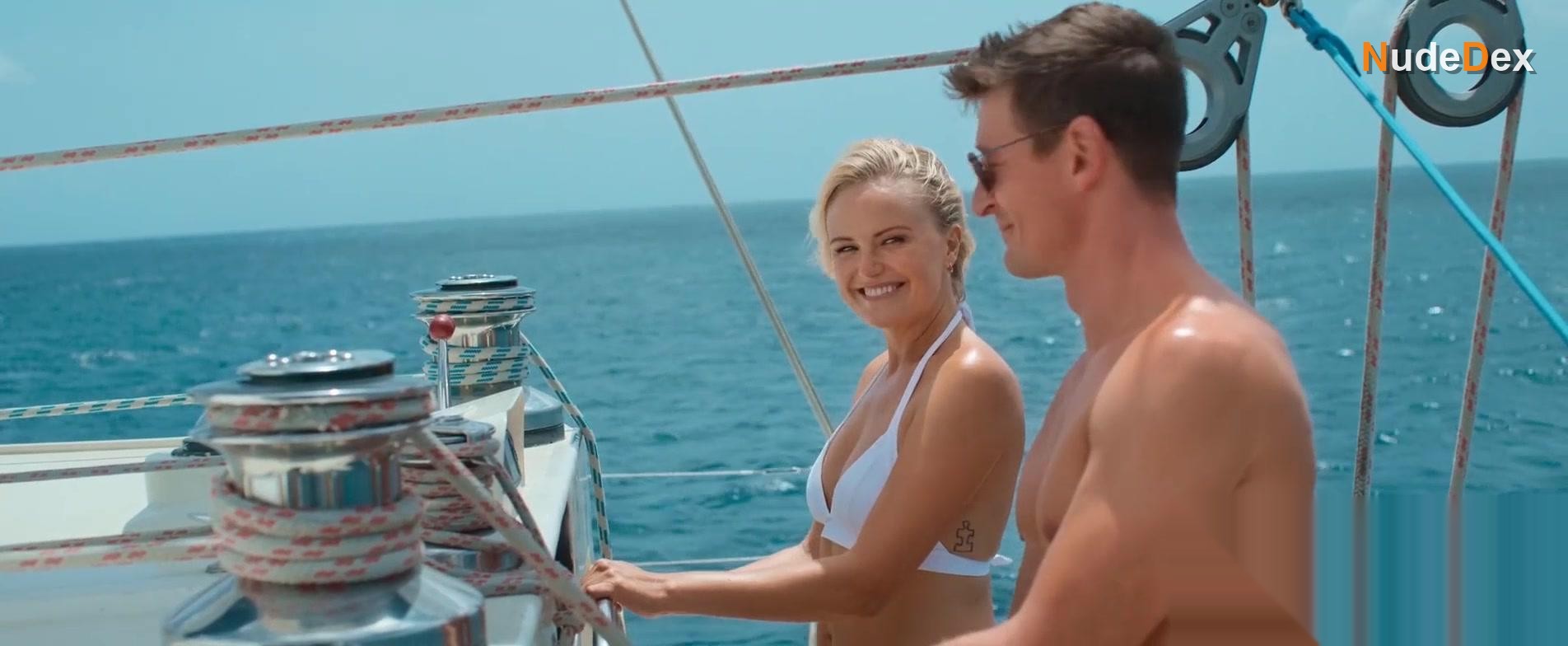 Malin Akerman in A Week In Paradise, photo 12