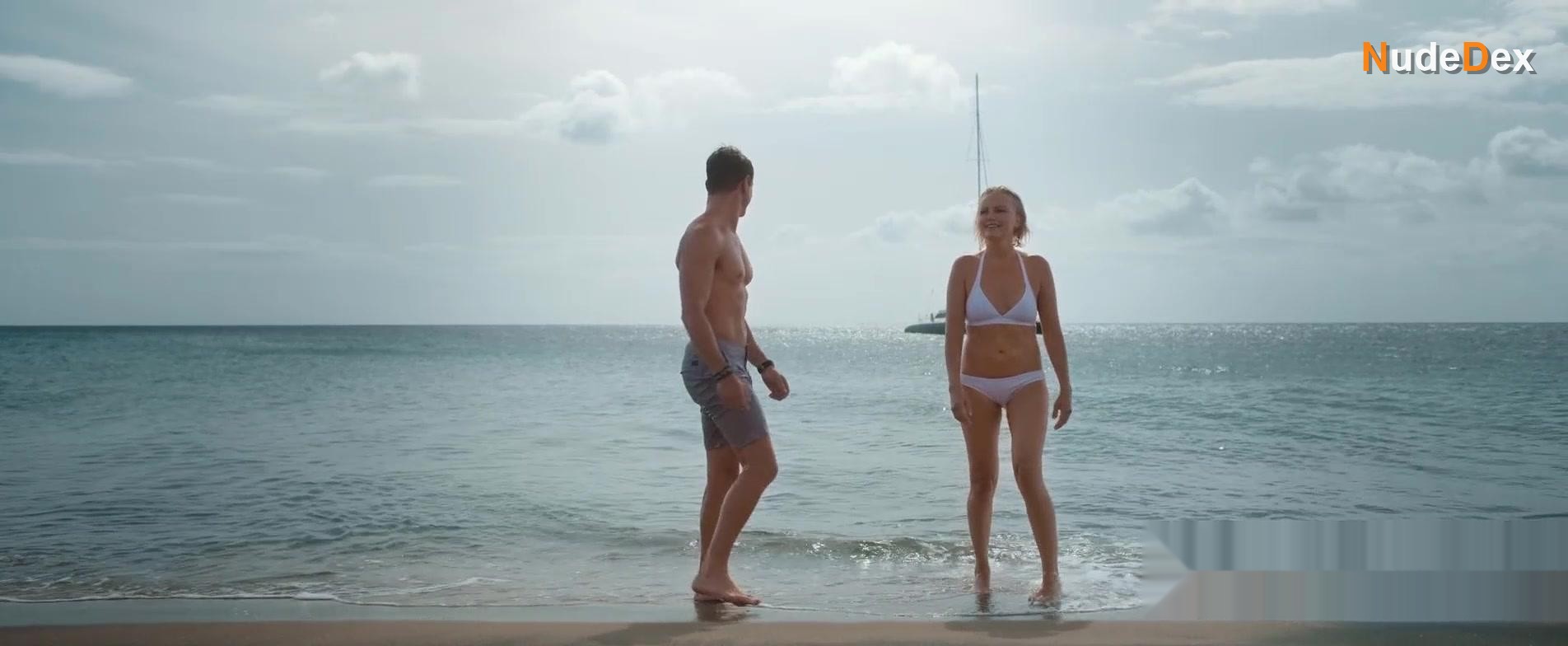 Malin Akerman in A Week In Paradise, photo 13