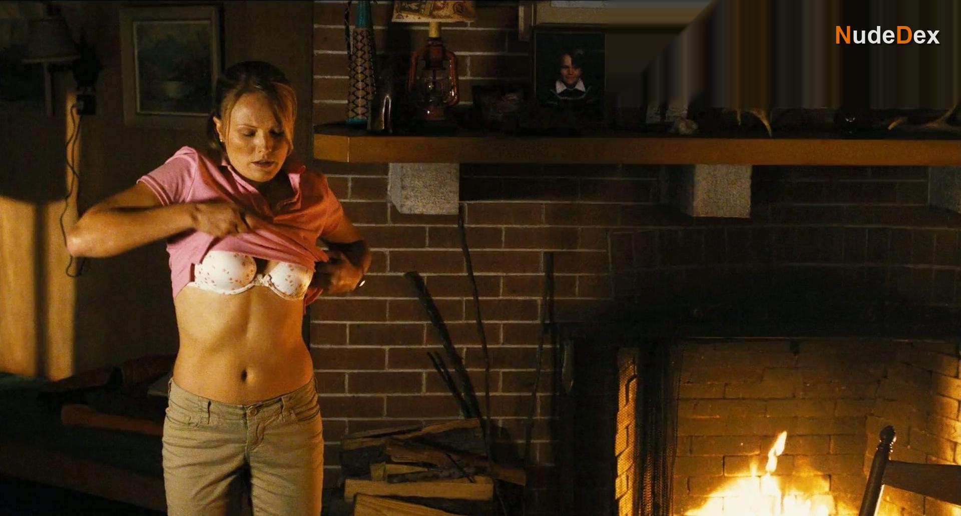 Malin Akerman in Cottage Country, photo 4