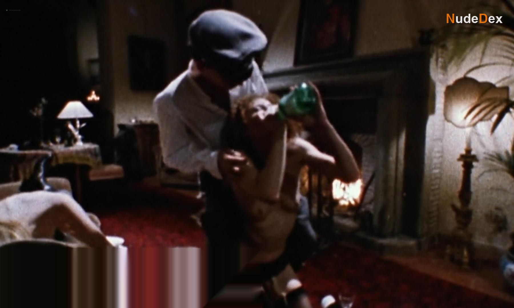 Malisa Longo in A Cat In The Brain, photo 3