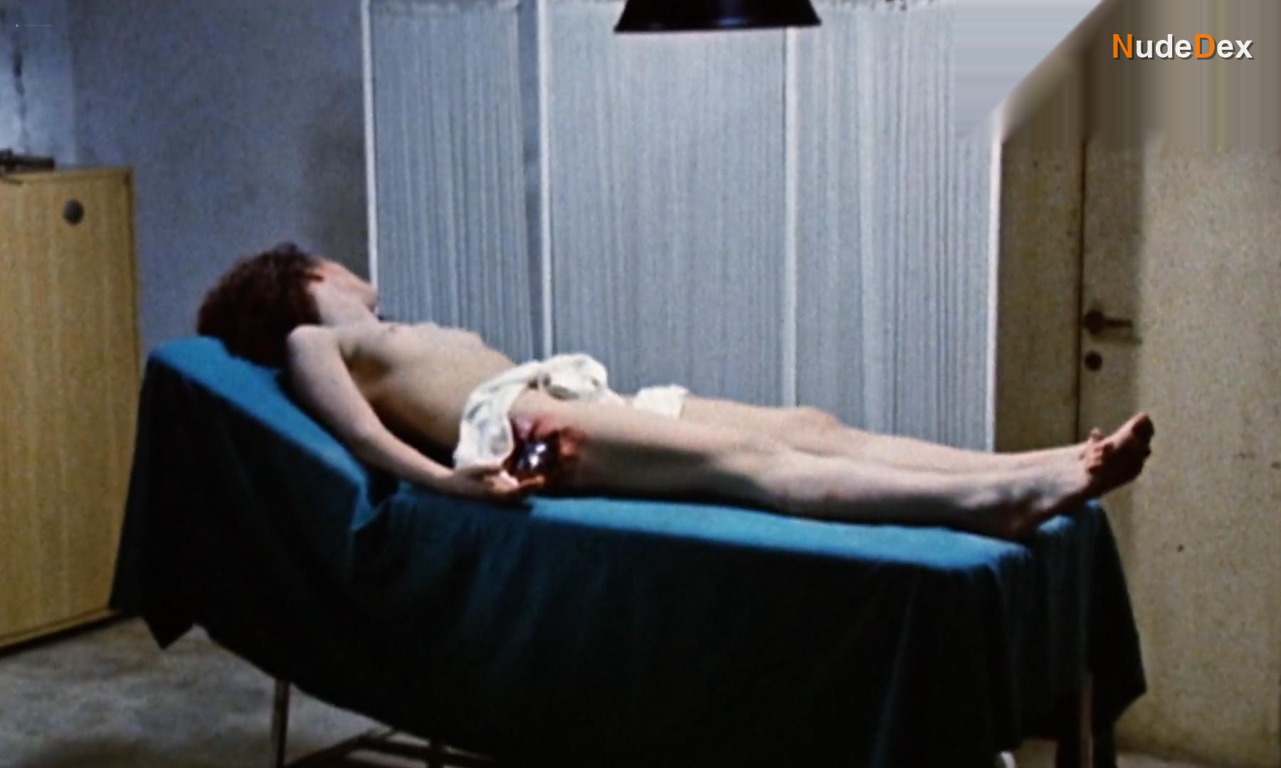 Malisa Longo in A Cat In The Brain, photo 4