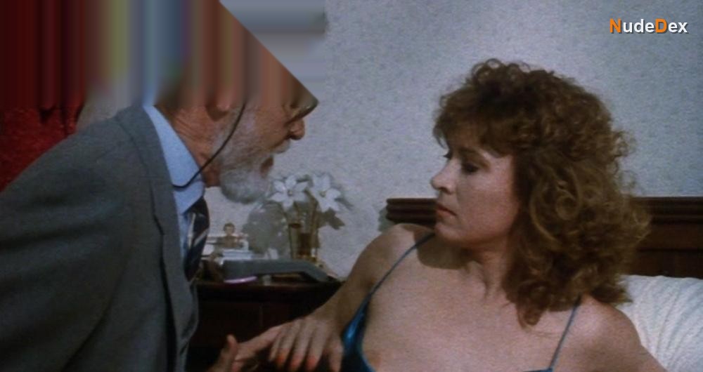 Malisa Longo in A Cat In The Brain, photo 18