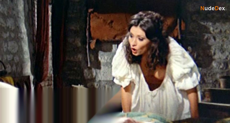 Malisa Longo in La Bella Antonia, Prima Monica E Poi Dimonia, photo 2