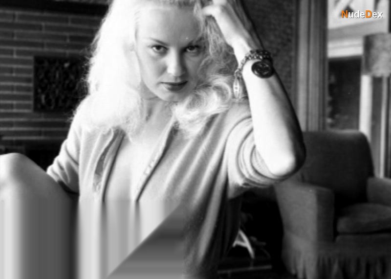 Mamie Van Doren in Boobs An American Obsession, photo 1