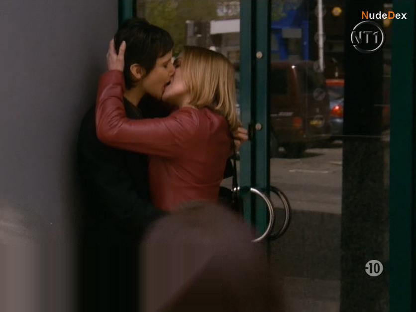 Mandana Jones in Bad Girls, photo 12