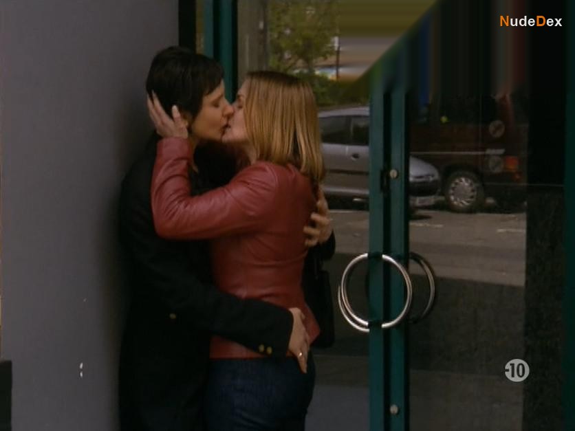 Mandana Jones in Bad Girls, photo 22