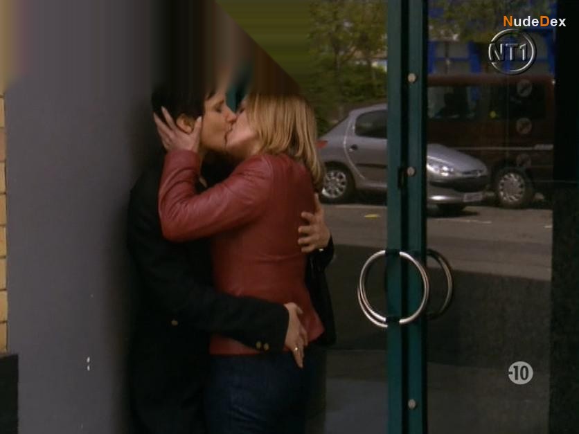 Mandana Jones in Bad Girls, photo 24