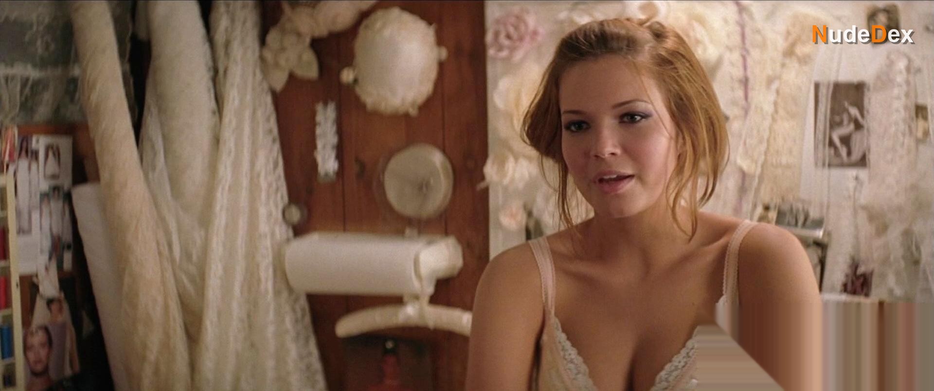 Mandy Moore in Romance Cigarettes, photo 4