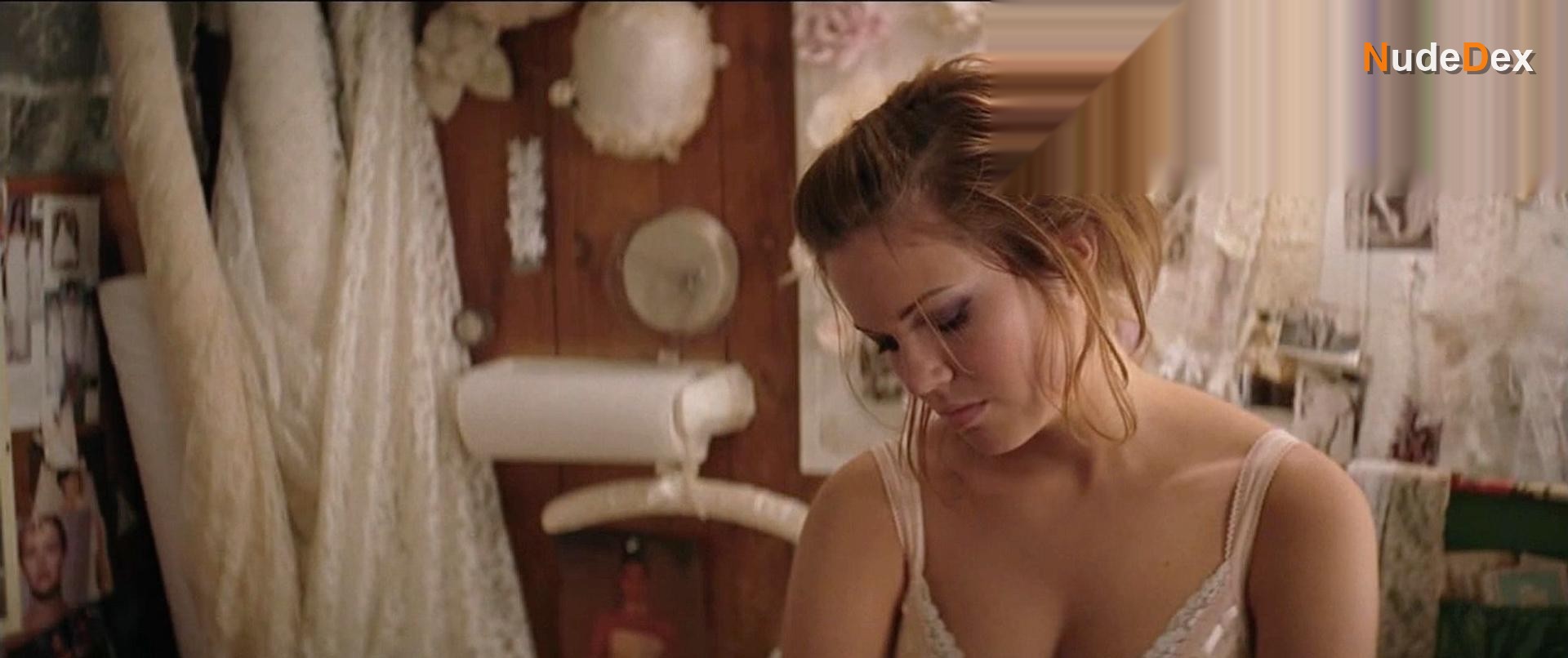 Mandy Moore in Romance Cigarettes, photo 5