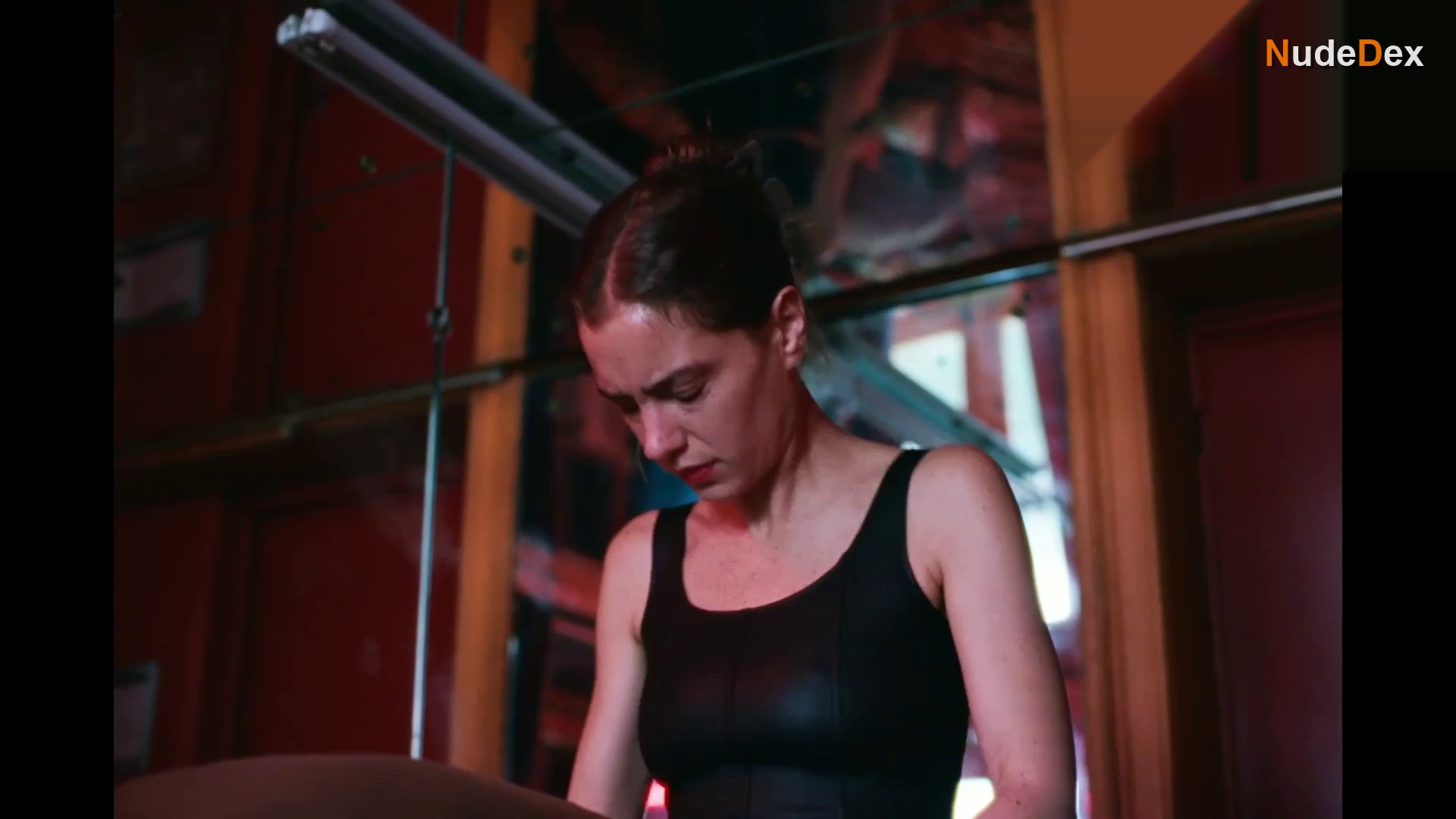 Manon Clavel in Kika, photo 10
