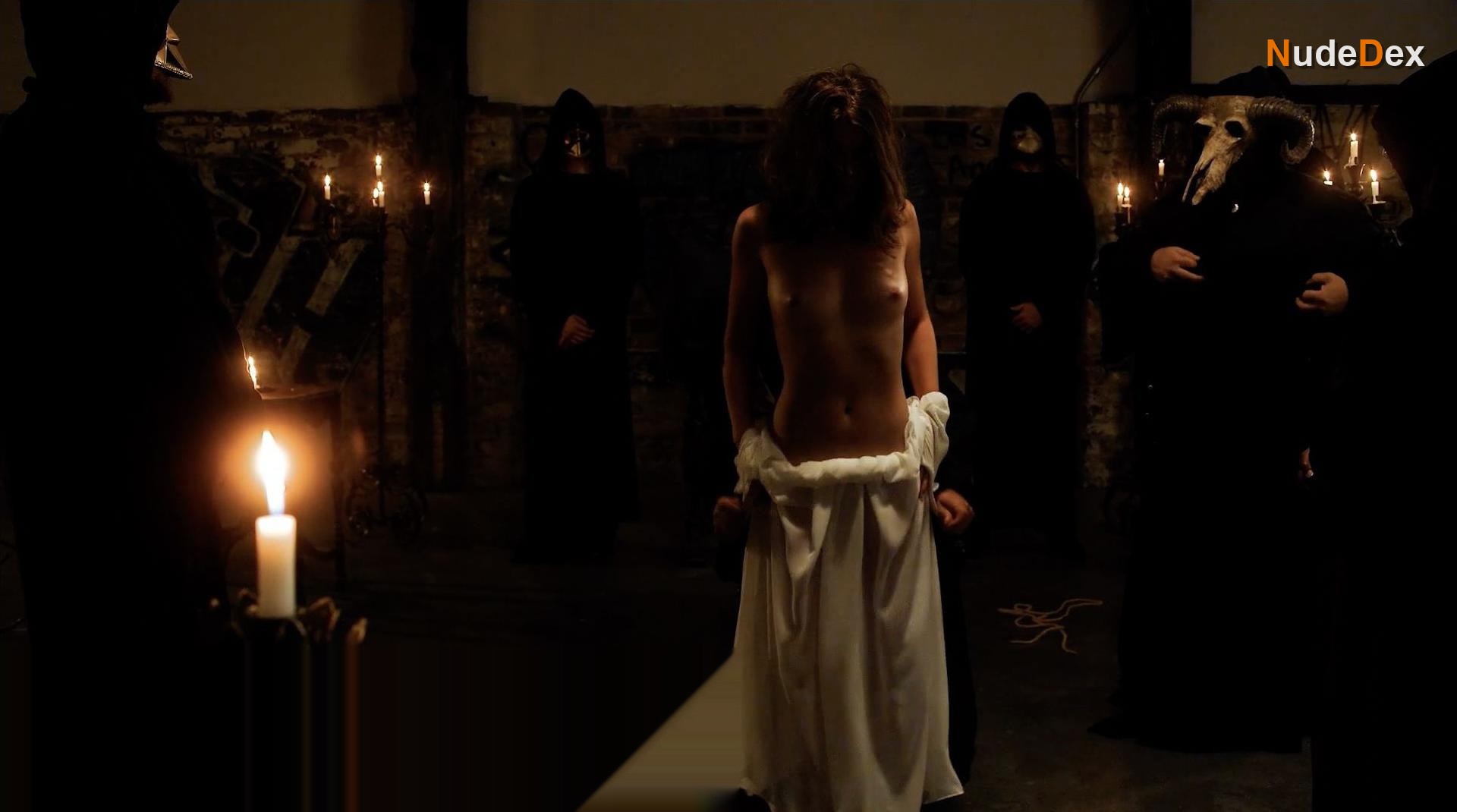 Manon Pages in The Demonologist, photo 9