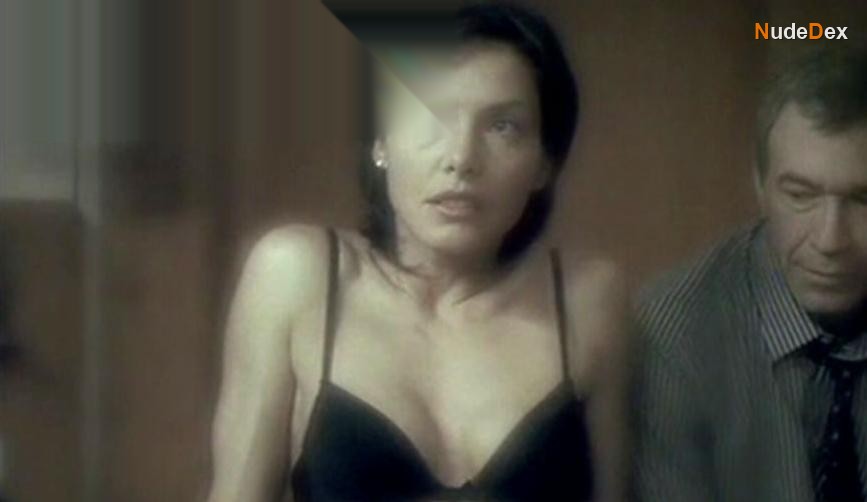 Mapi Galan in Sleeping Beauties, photo 4