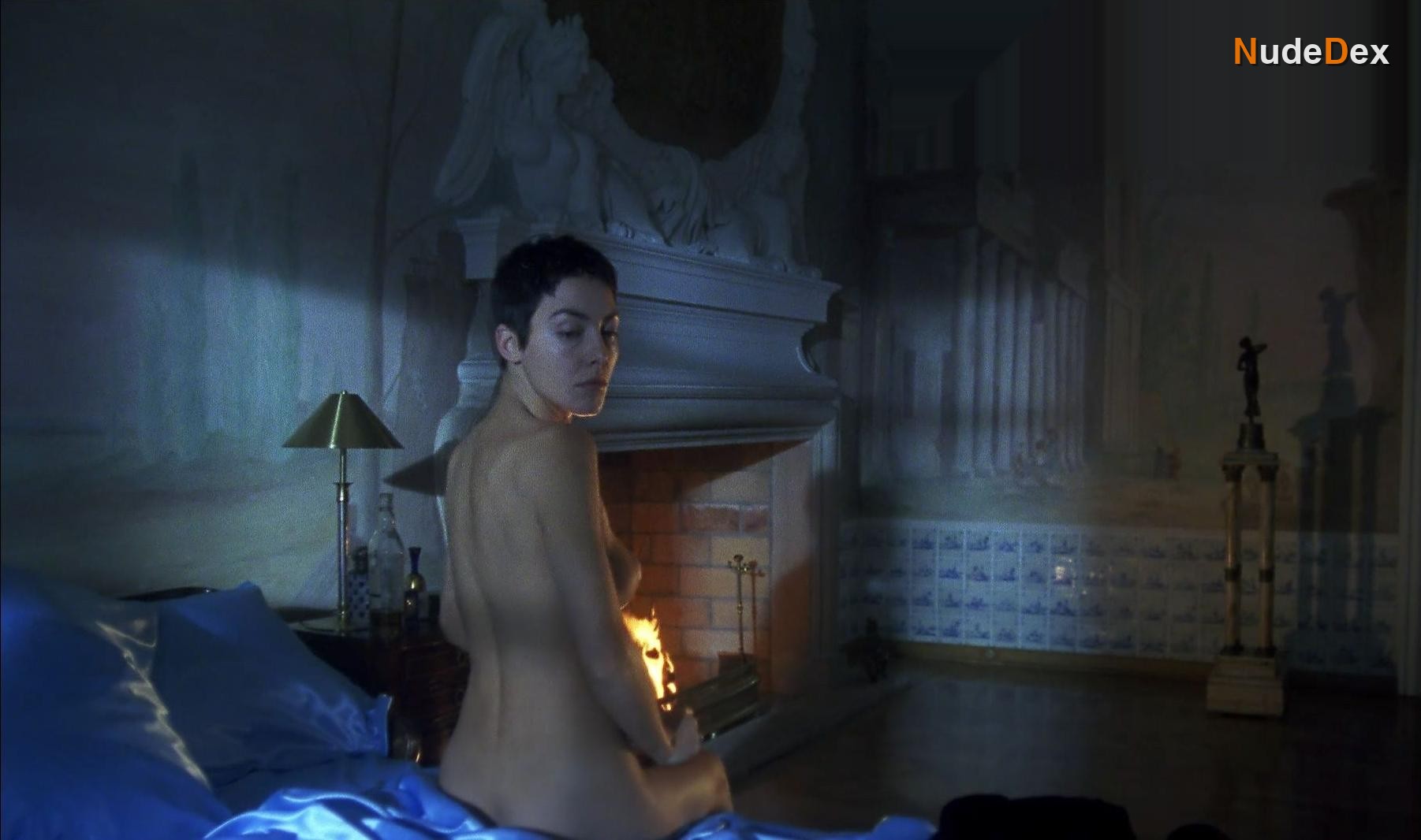 Mapi Galan in The Detective And Death, photo 1