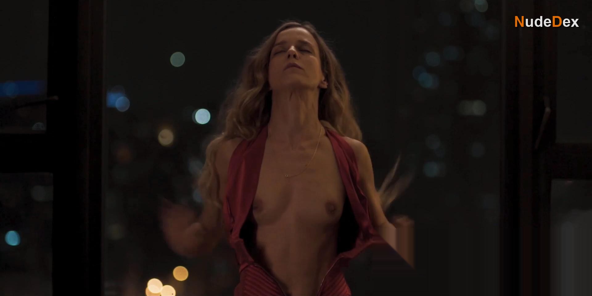 Margarida Vila-nova in Luz Vermelha
